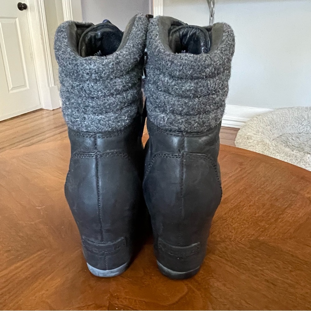 Sorel Conquest Wedge Boots - Picture 8 of 10